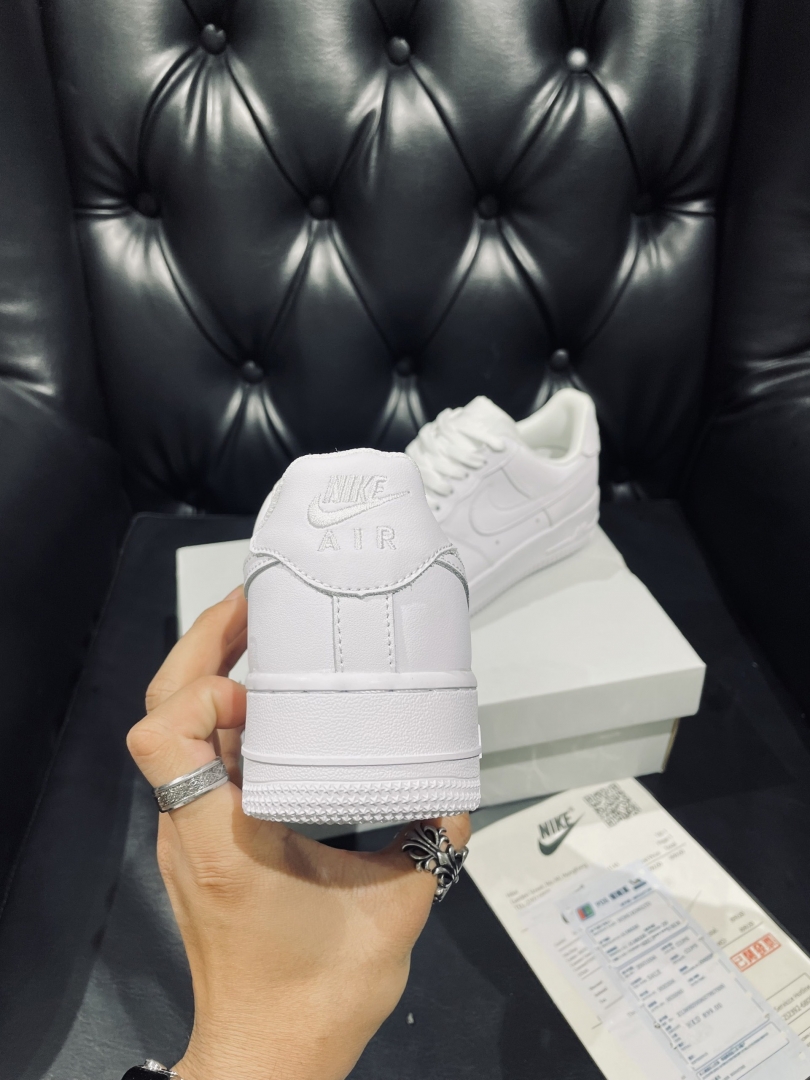 gói đôi giày chất và độ hoàn thiện rất là cao