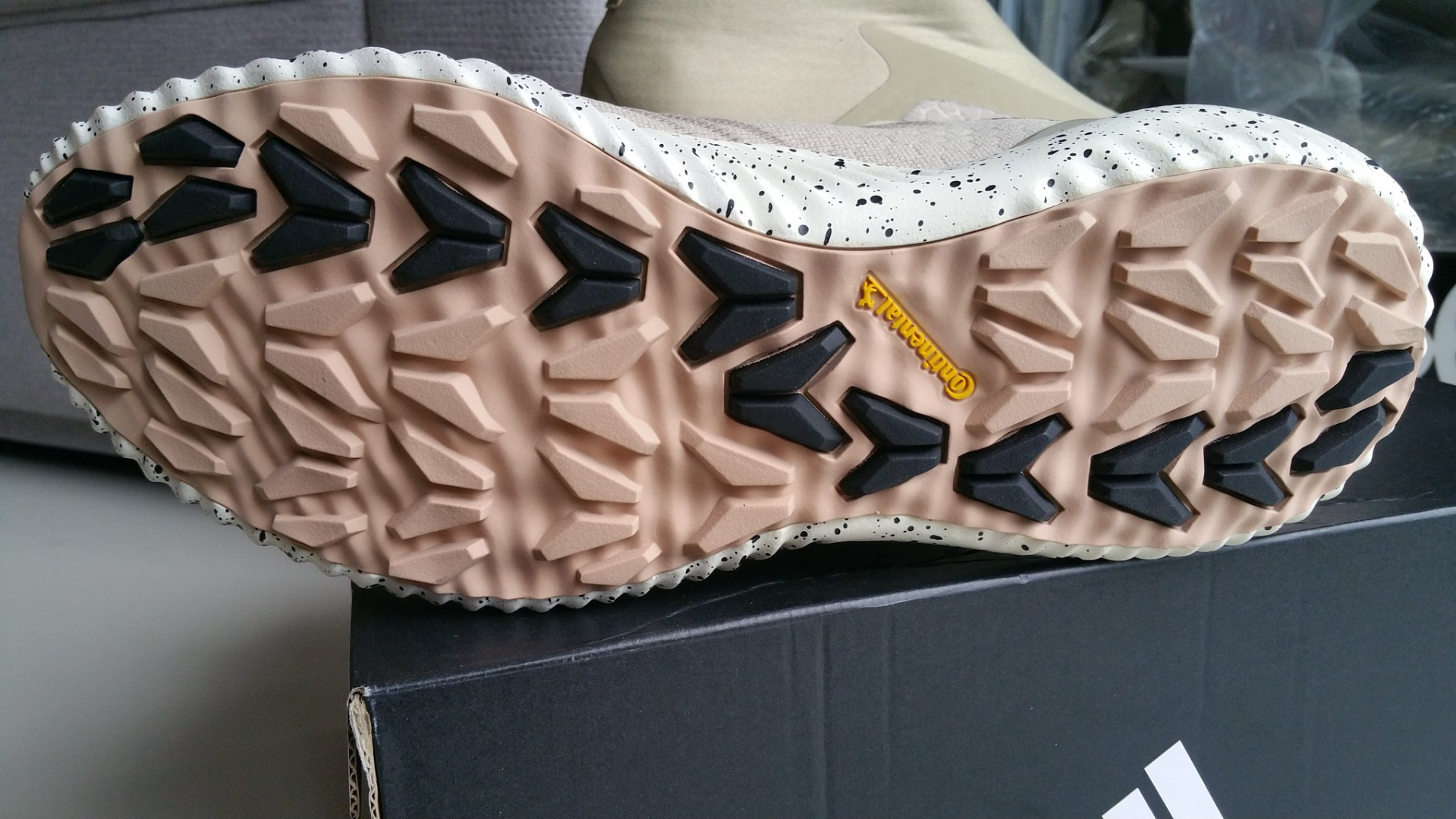 Ảnh 4. Alphabounce Zip (cổ cao)