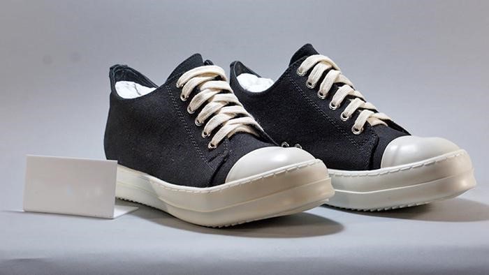 Cách buộc dây giày Rick Owens cổ thấp khá đơn giản