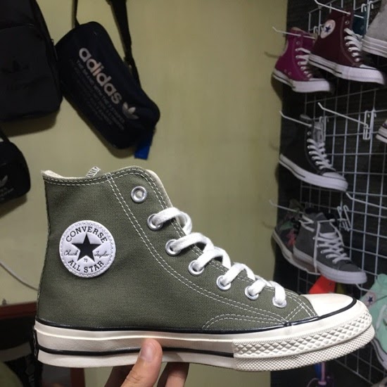 Giày Converse xanh rêu cổ cao năng động