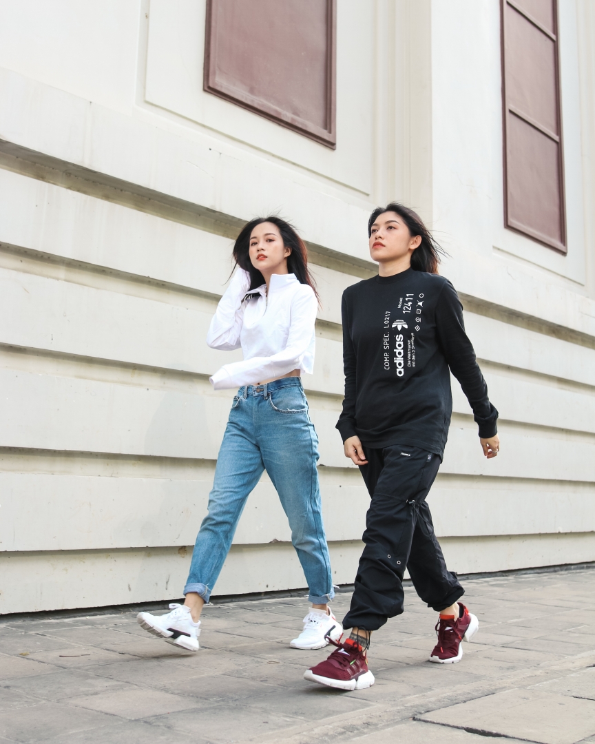 Dạo phố cùng với đôi giày Prophere màu đỏ