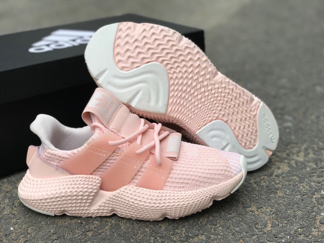 Đ&ocirc;i Adidas Prophere m&agrave;u hồng