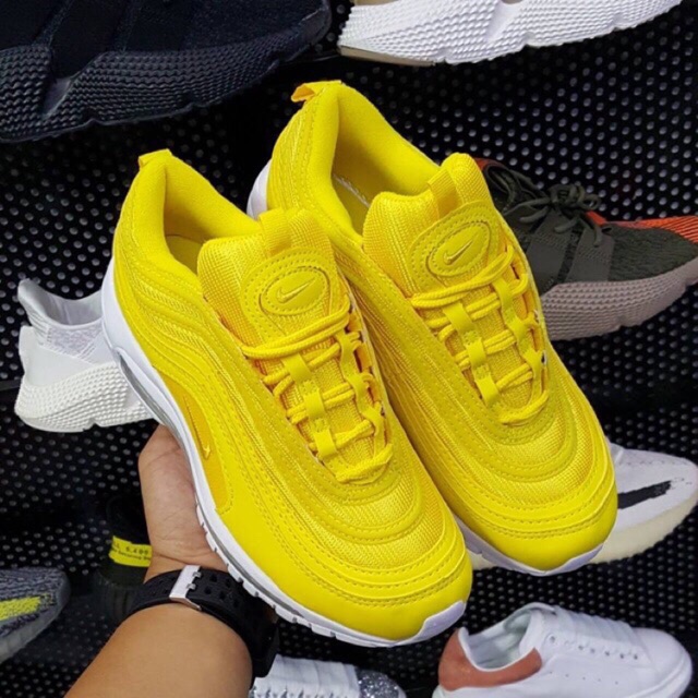 Đôi Nike Air Max 97 màu vàng