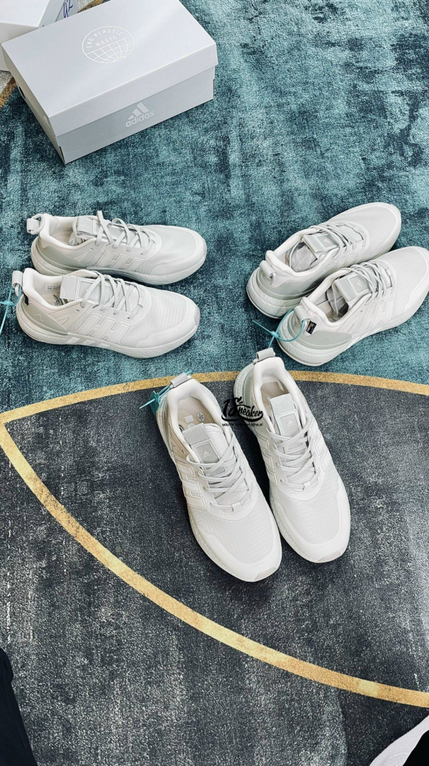 Mẫu giày không ngừng hot khi vừa xuất hành