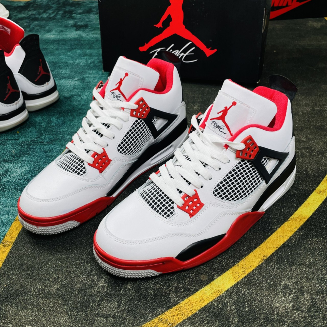 Mẫu giày thể thao jordan 4 đỉnh chóp 