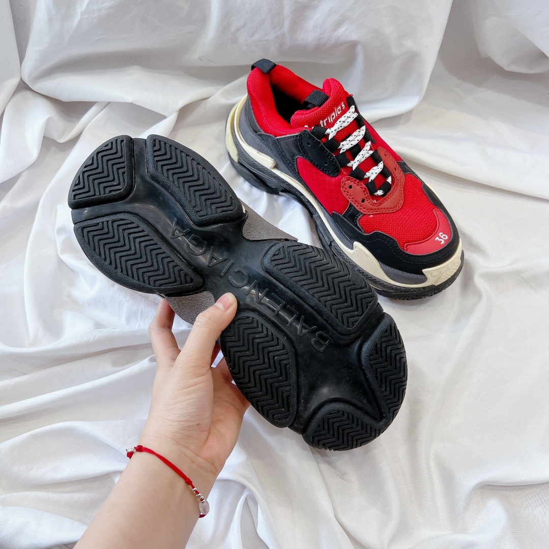 Phần đế với thiết kế đỉnh của chóp