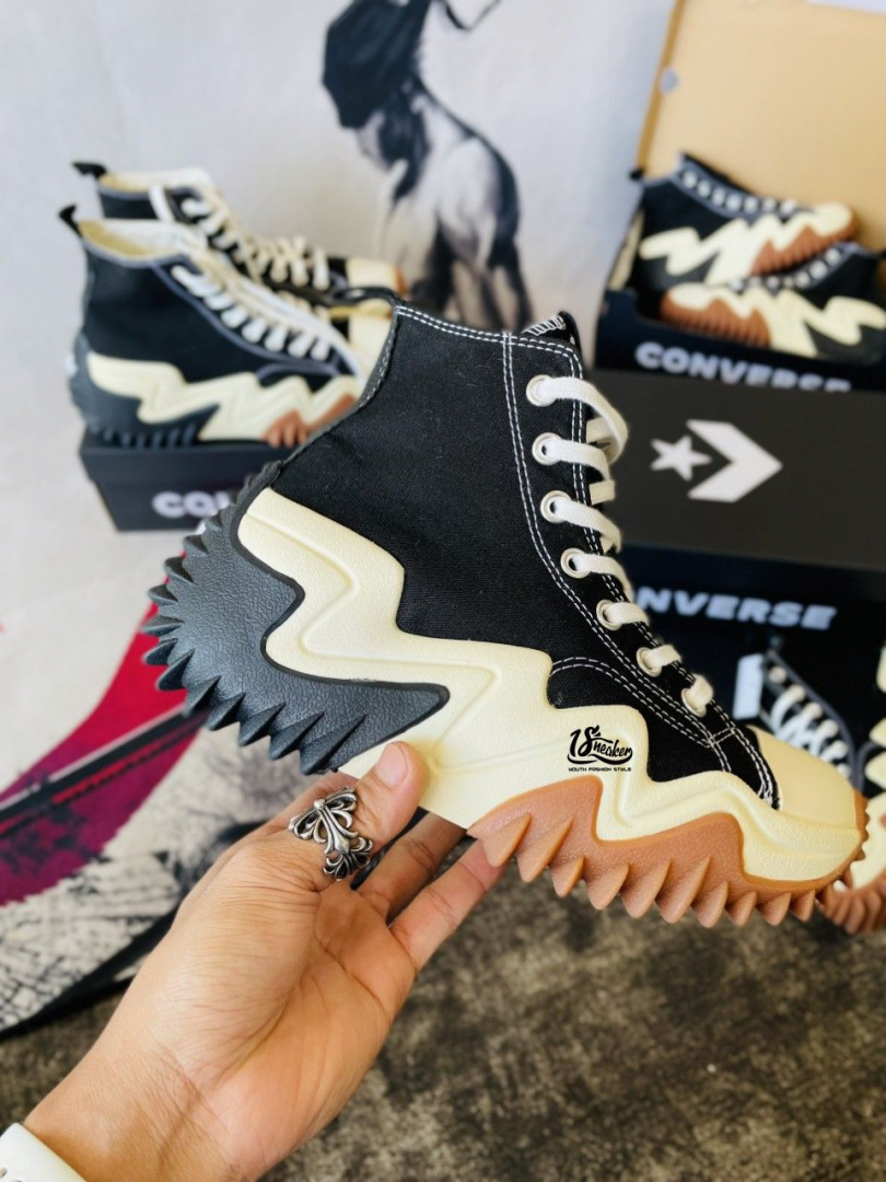 mẫu gi&agrave;y đ&igrave;nh đ&aacute;m chiếm nhiều sự ưa chuộng