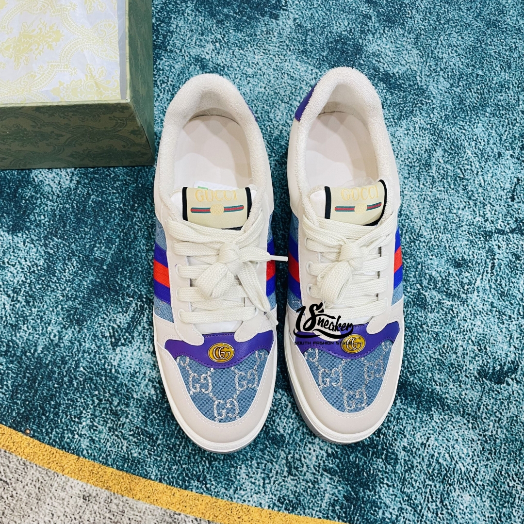 Nhìn góc cạnh nào thì đôi giày vẫn luôn chuẩn dáng form