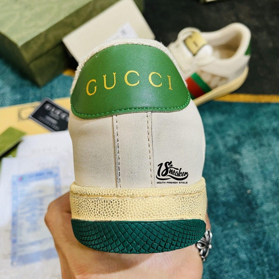 Gót sau nhìn đỉnh của chóp