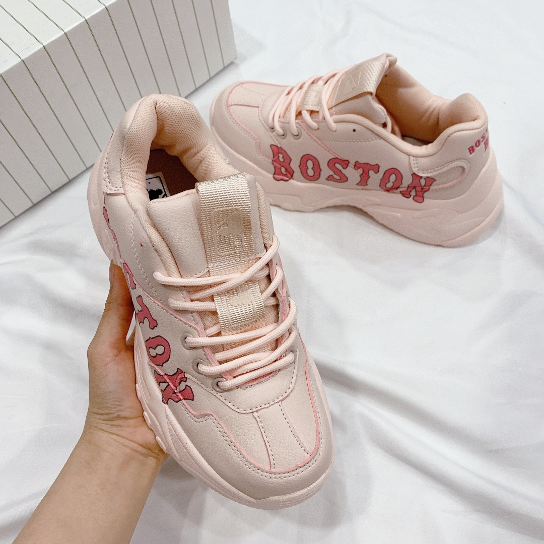 Phần uper phía trên đẹp từ từng đường chỉ 