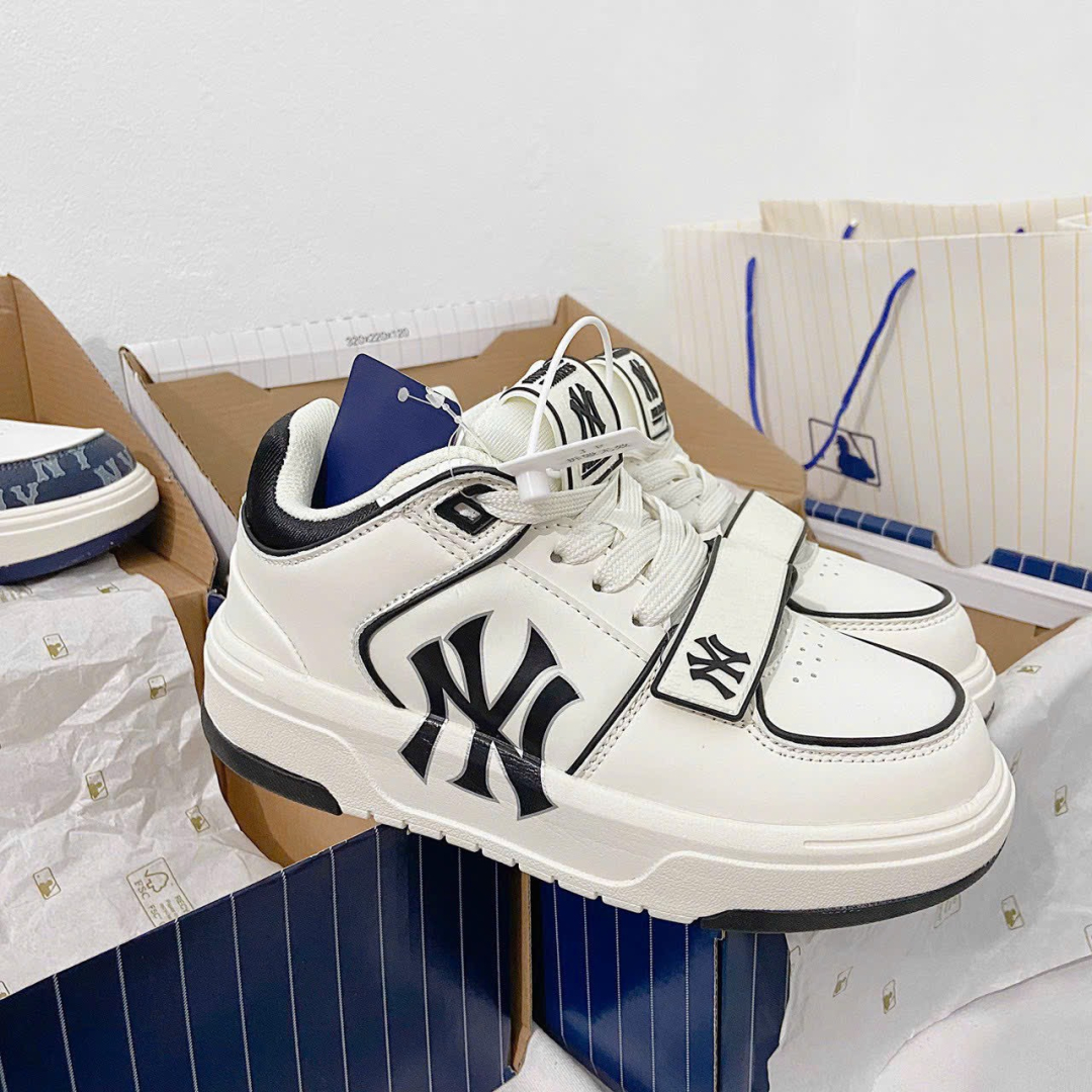 Giày MLB Chunky Liner Mid New York Yankees Black Siêu Cấp