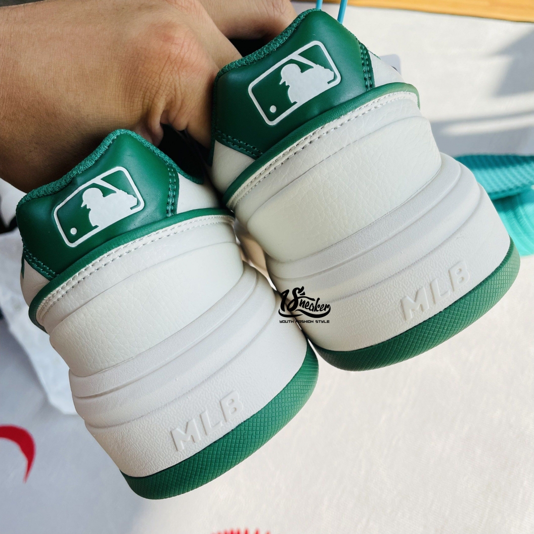 Dáng form và đường chỉ chất lừ không cần phê phán