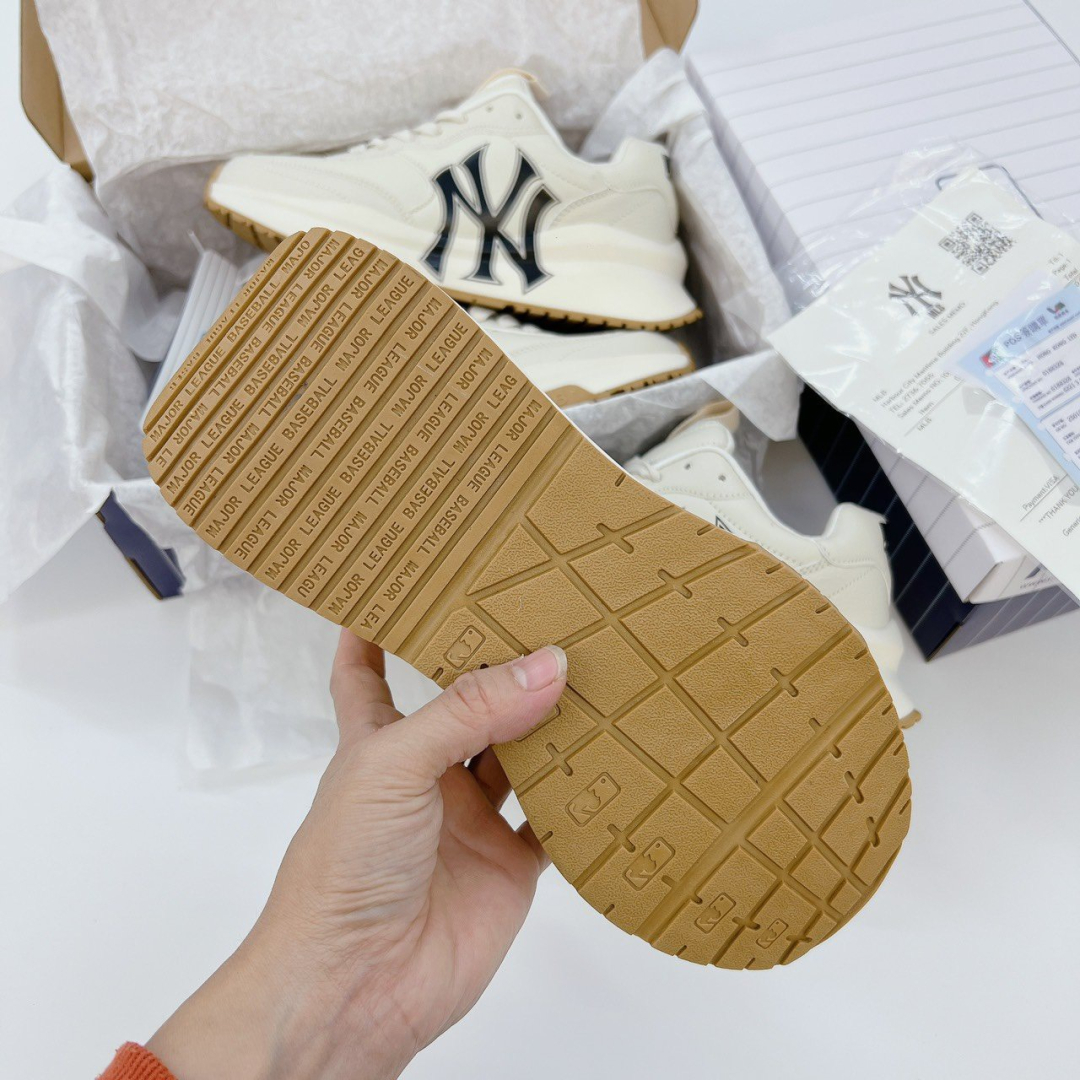 Giày MLB Chunky Runner Basic New York Yankees Cream Siêu Cấp