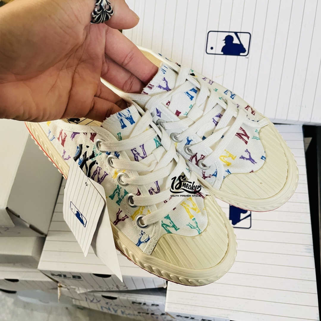 mẫu mlb đạp g&oacute;t n&agrave;y phối đồ rất dễ v&agrave; nh&igrave;n rất sang v&agrave; đẹp