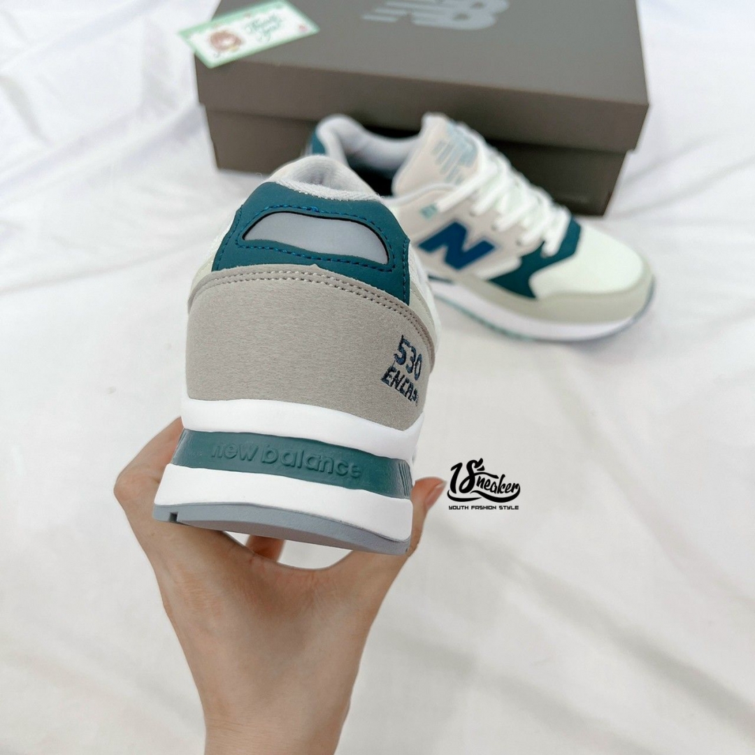 dáng form ôm lớp đệm nhẹ giúp cử động dễ dàng