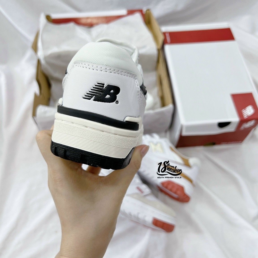 Dáng form nhìn từ đằng sau đều đẹp và sang chảnh