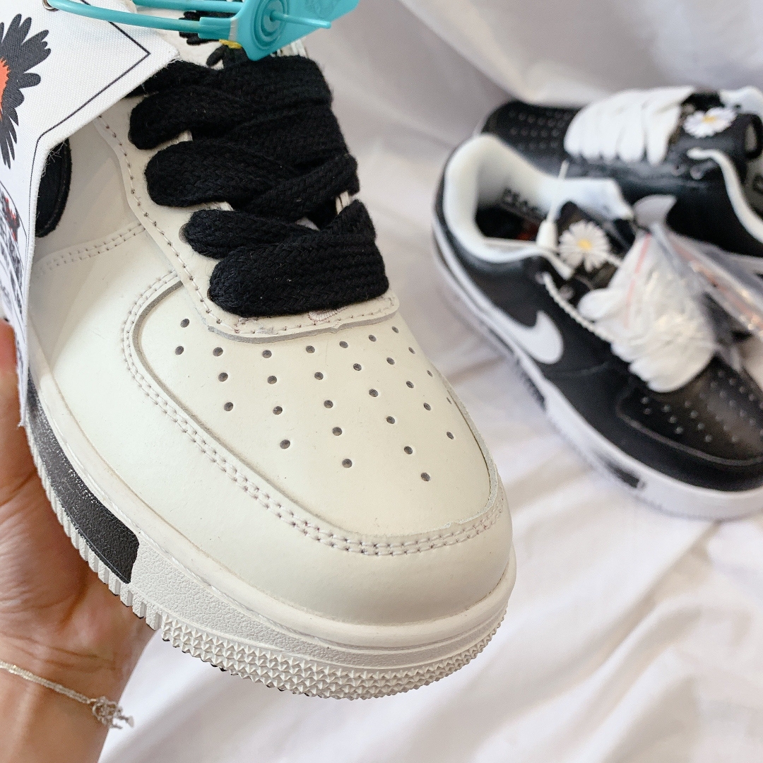 Mũi với lỗ nhỏ giúp giày thông thoáng