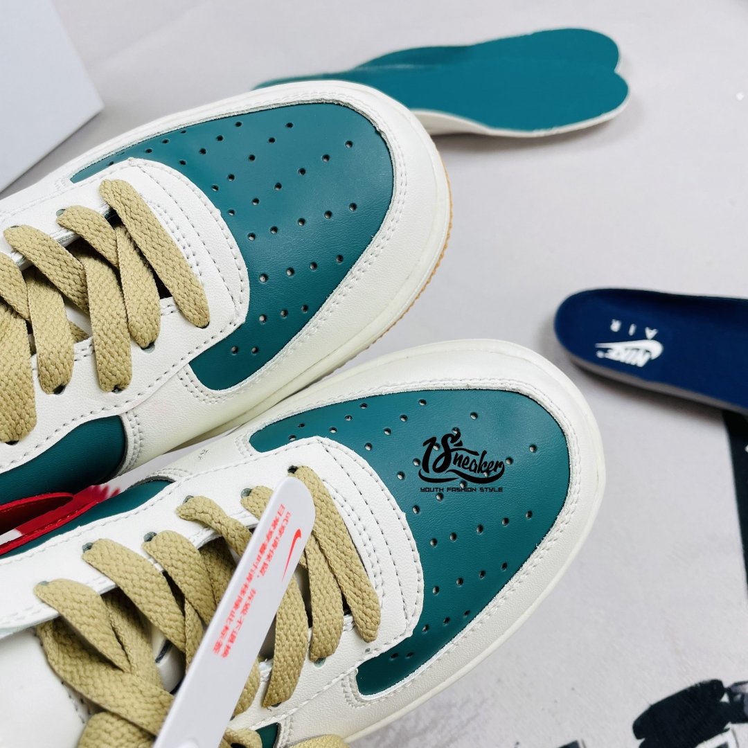 Phần mũi l&agrave;m từ da b&ograve; v&agrave; những lỗ kh&iacute; nhỏ gi&uacute;p gi&agrave;y th&ocirc;ng tho&aacute;ng