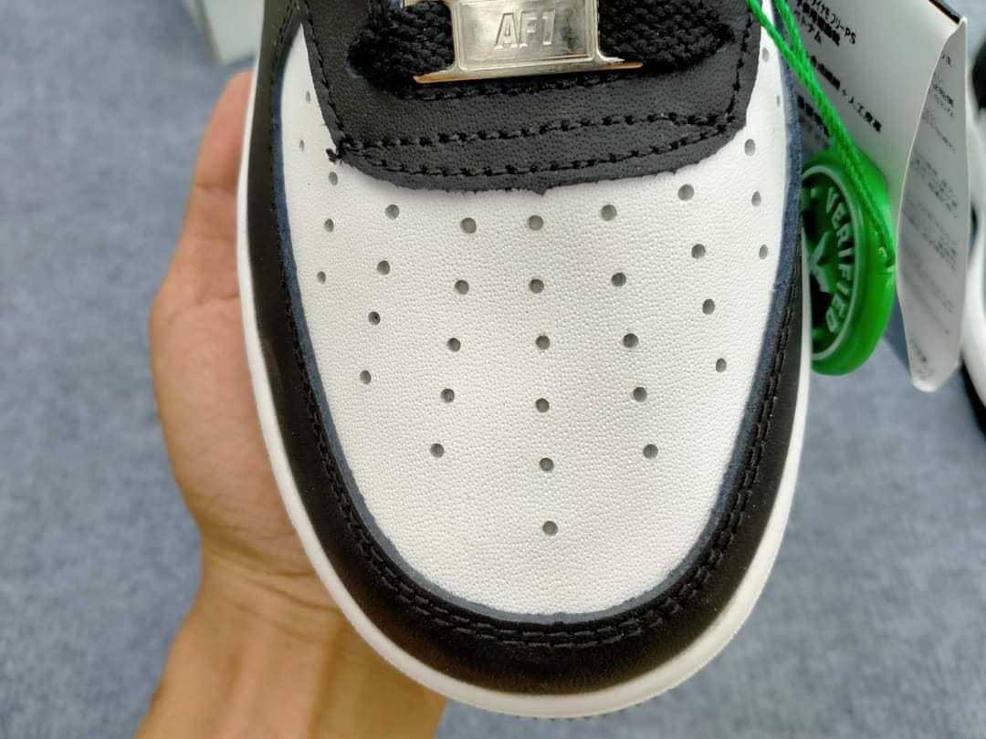 Cận cảnh mũi giày của em nike panda nét qua từng đường chỉ