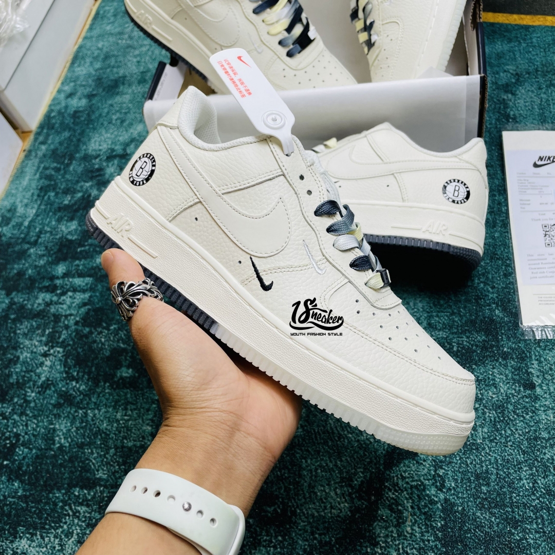 trên tay af 1 chữ b âm dương chất