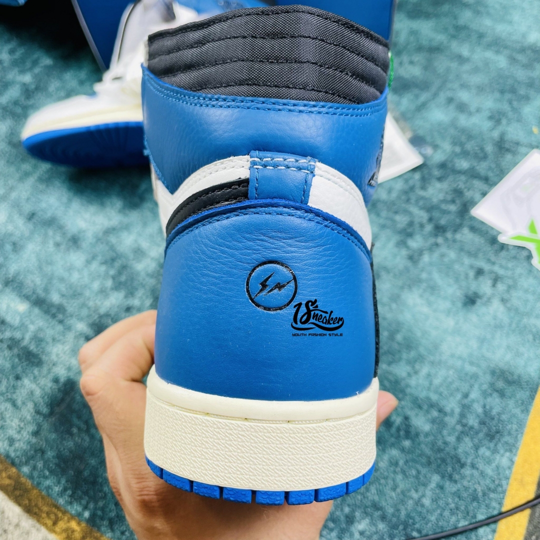 Dáng form dù nhìn từ sau nhưng vẫn đỉnh và chất