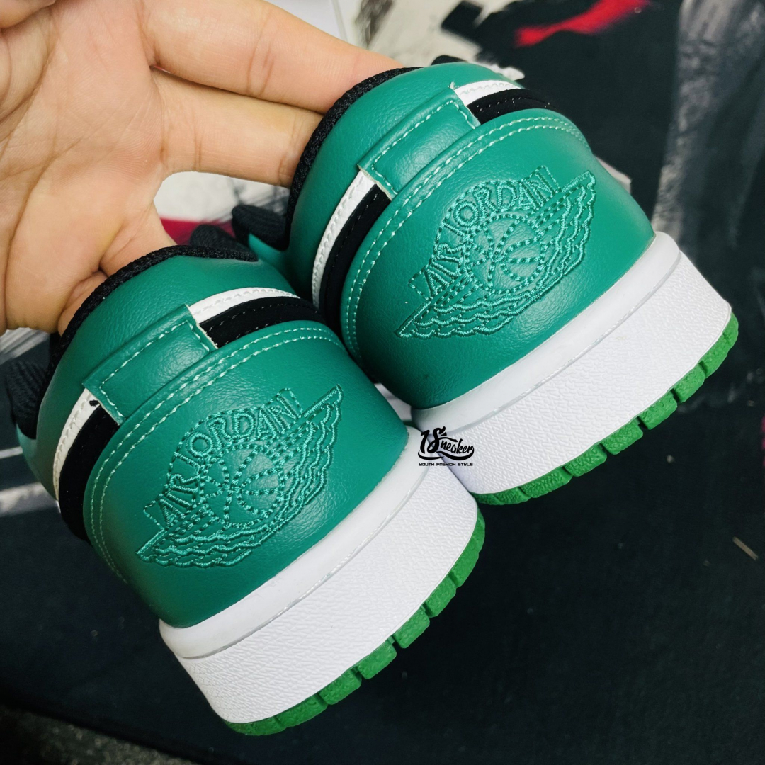 Gót giày cao đều đặn, tăng chiều cao hợp lí cho những nàng nấm nh