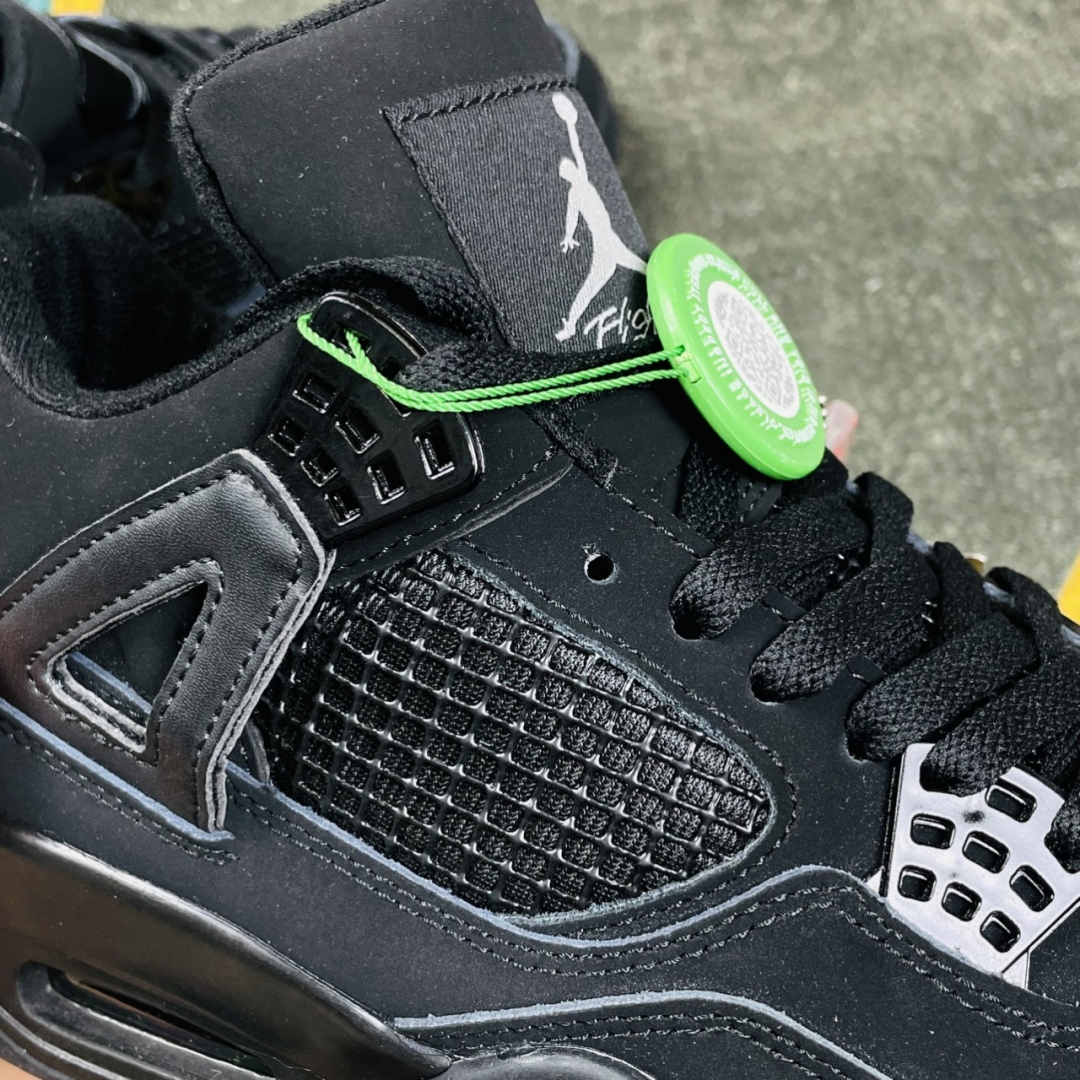 Cận cảnh nike jordan đen với chất liệu tuyệt vời từ form đến giá thành