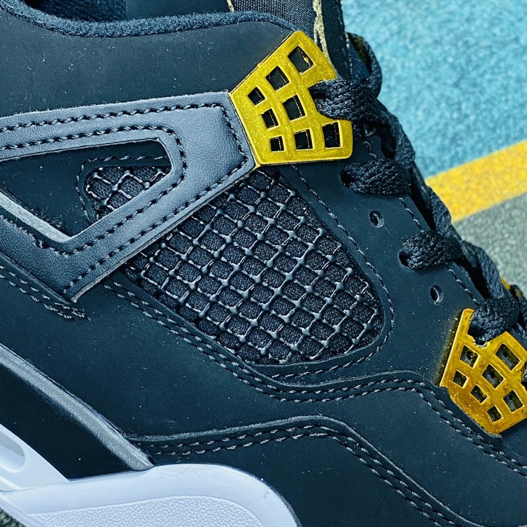 Bền hông nhìn cận cảnh và rõ nét với những đường răng giống bánh quy