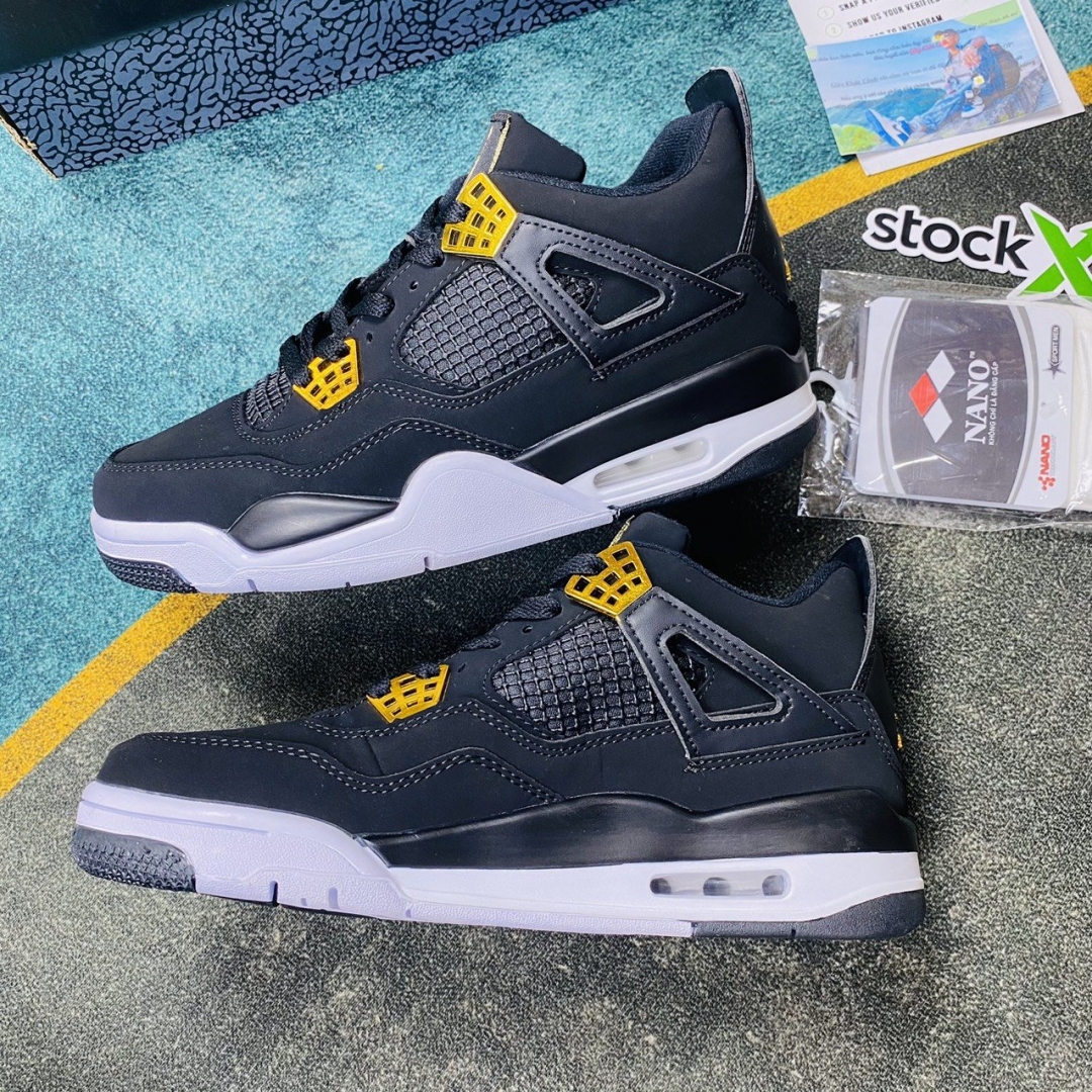 giày thể thao nike jordan 4 cực phẩm với tone màu nổi trội black gold