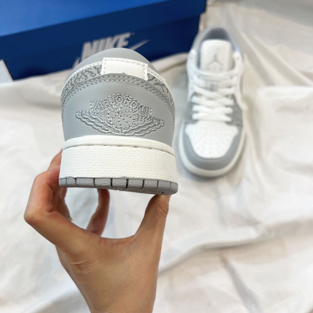 Phần gót hông sau với form chuẩn từng nét