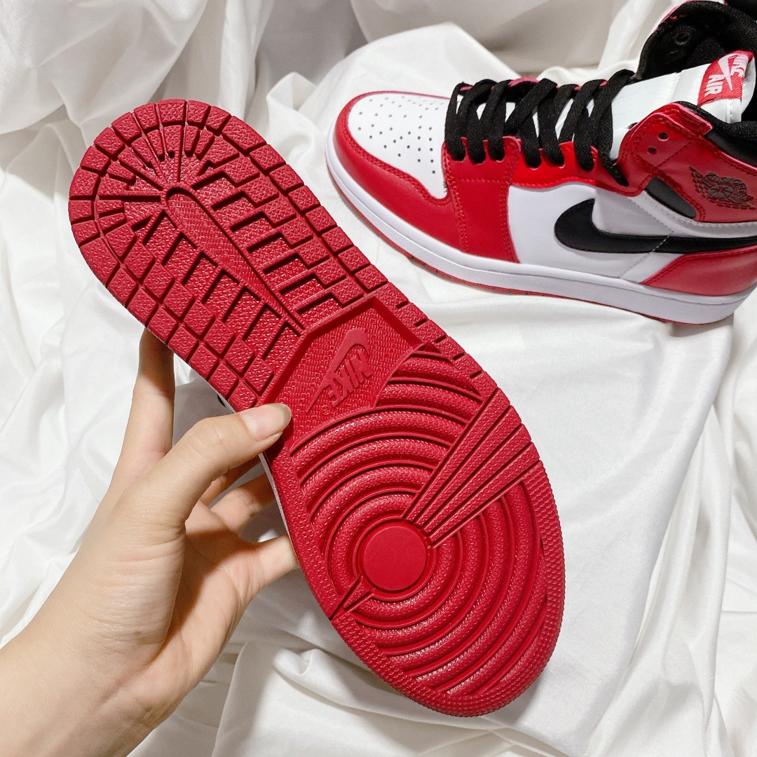 Đế với chất liệu cao cấp có độ bền tốt nhất cho khách hàng