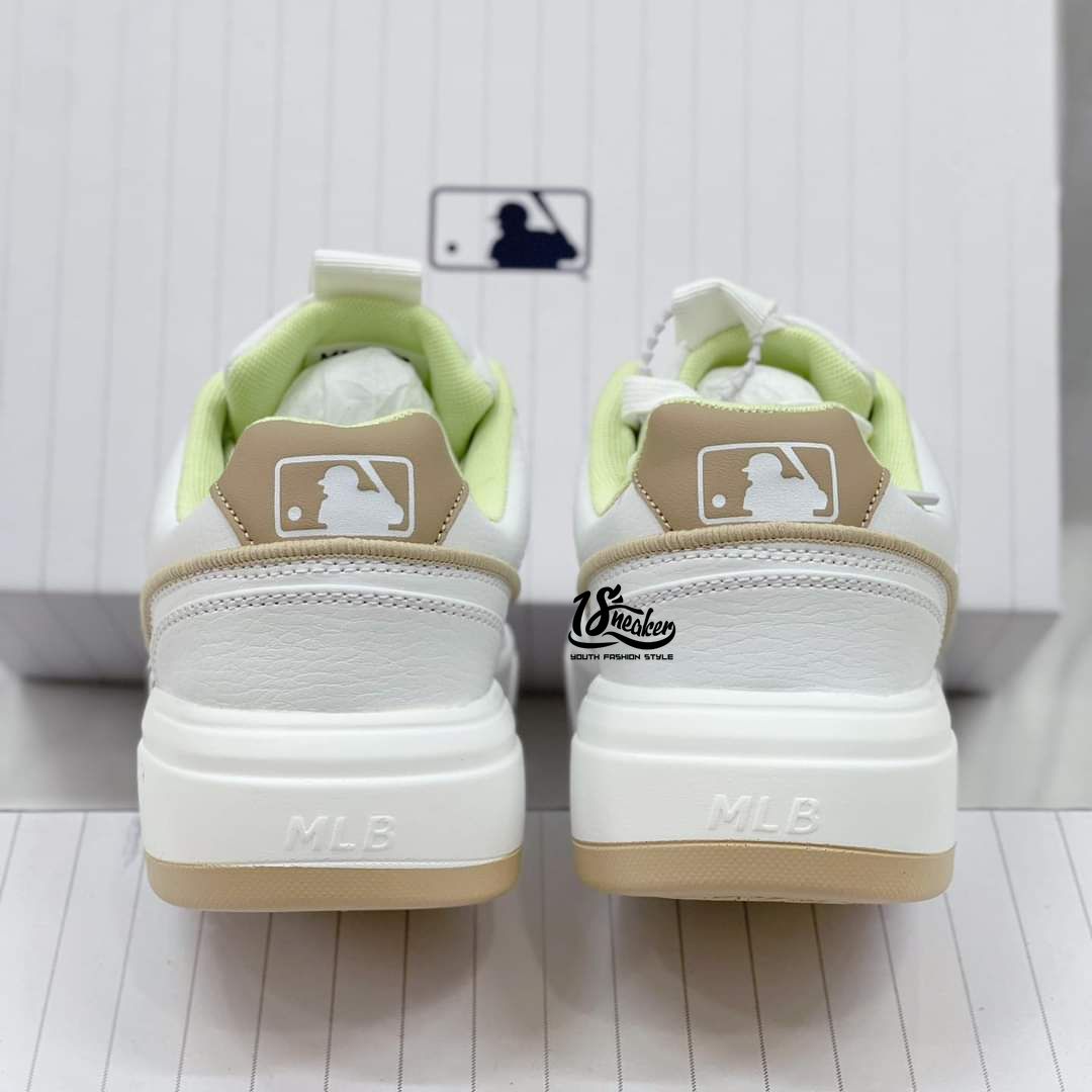 Gót đẹp- xin đến từng đường chỉ