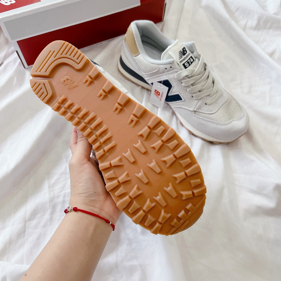 Dáng form và chất liệu đỉnh chóp