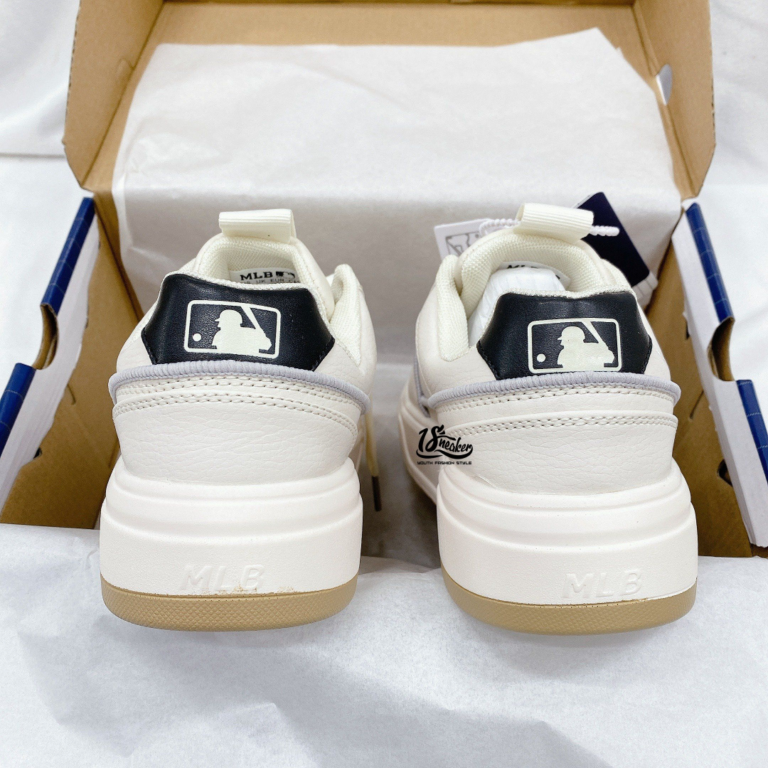 Đế cao 4-5cm là điều cực kì ăn điểm cho những bạn hack dáng