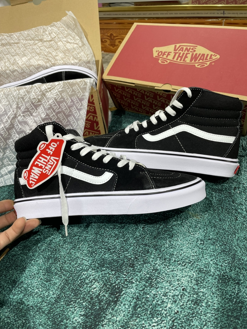 Mẫu giày xịn xò từ chất liệu đến dáng form