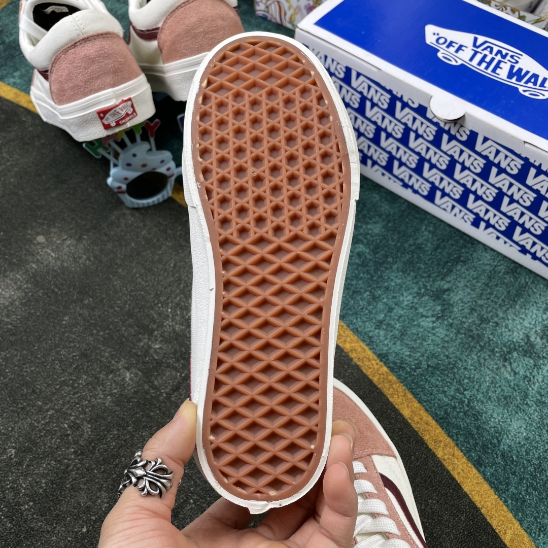 Mẫu giày thiết kế tone màu xinh xắn cho bạn nữ