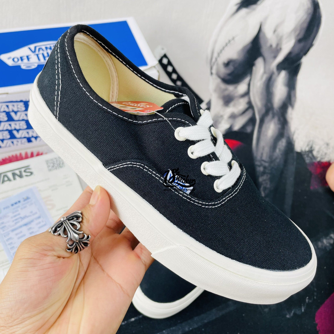 Nhờ vào sự trẻ trung năng động của đôi giày mà được rất nhiều sự lựa chọn từ giới trẻ