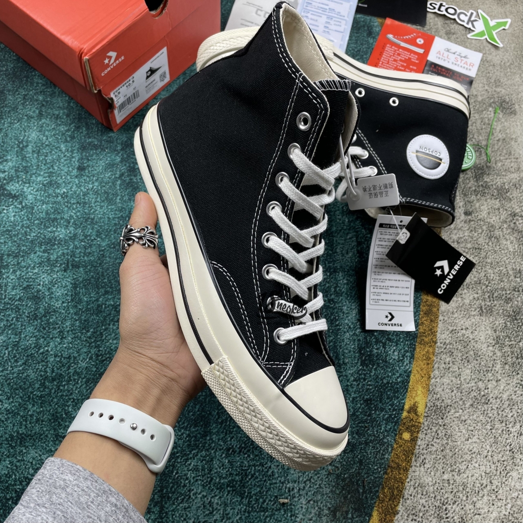 trên tay em giày converse cổ cao rep 11 tại shop