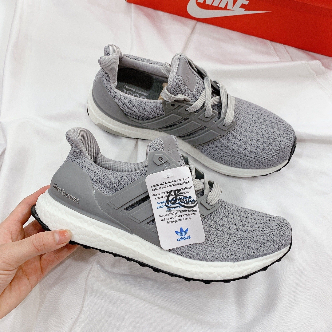 Giày giày adidas đáng mua UltraBoost Adidas xám bạc