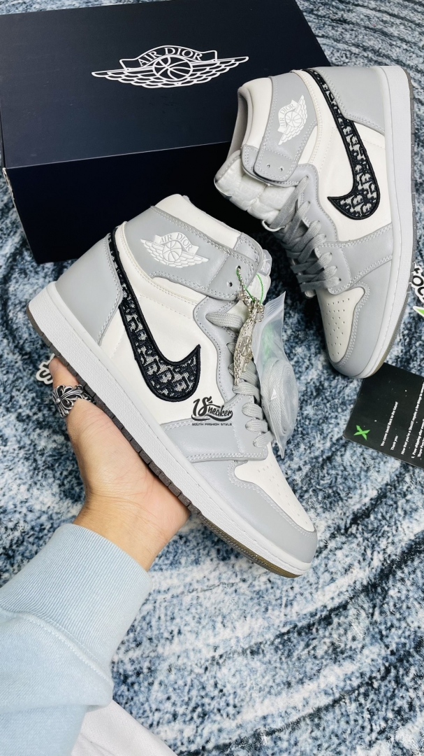 Giày Nike Air Jordan 1 Dior bản cổ cao