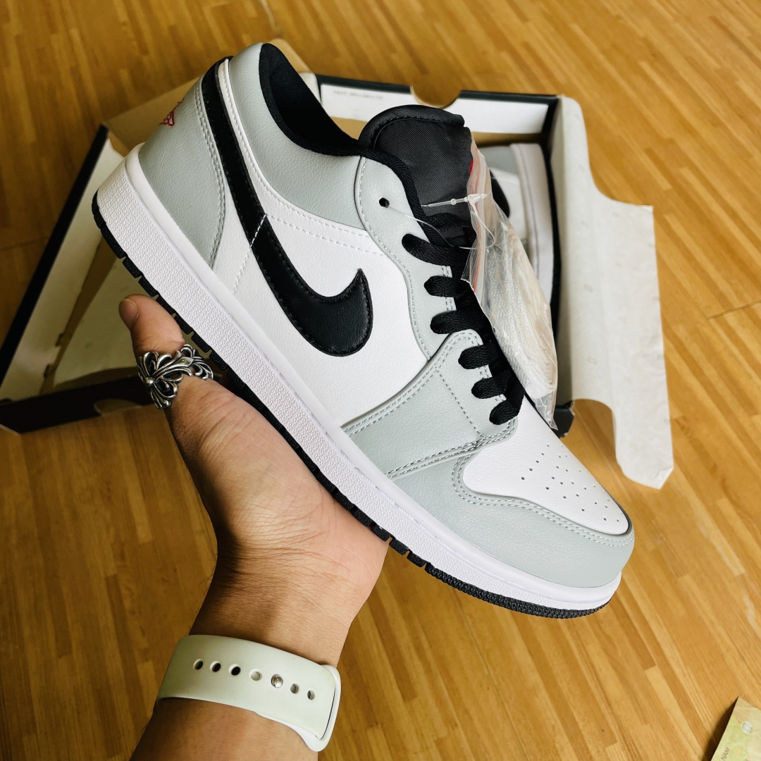 LOW LIGHT SMOKE GREY CÓ THIẾT KẾ NỔI BẬT