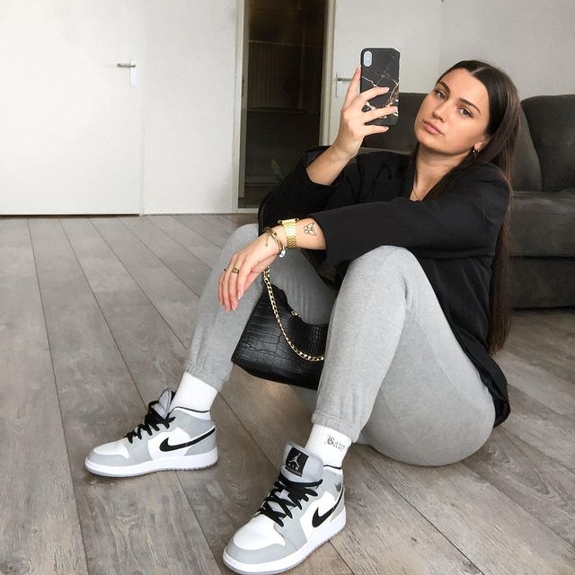 Phối ĐỒ Nike Air Jordan 1 Mid Light Smoke Grey ĐẸP, NAM NỮ ĐỀU MANG ĐƯỢC