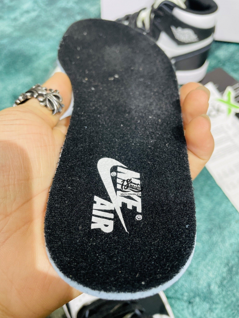 Giày Nike Air Jordan 1 Đen Trắng Retro High Black White