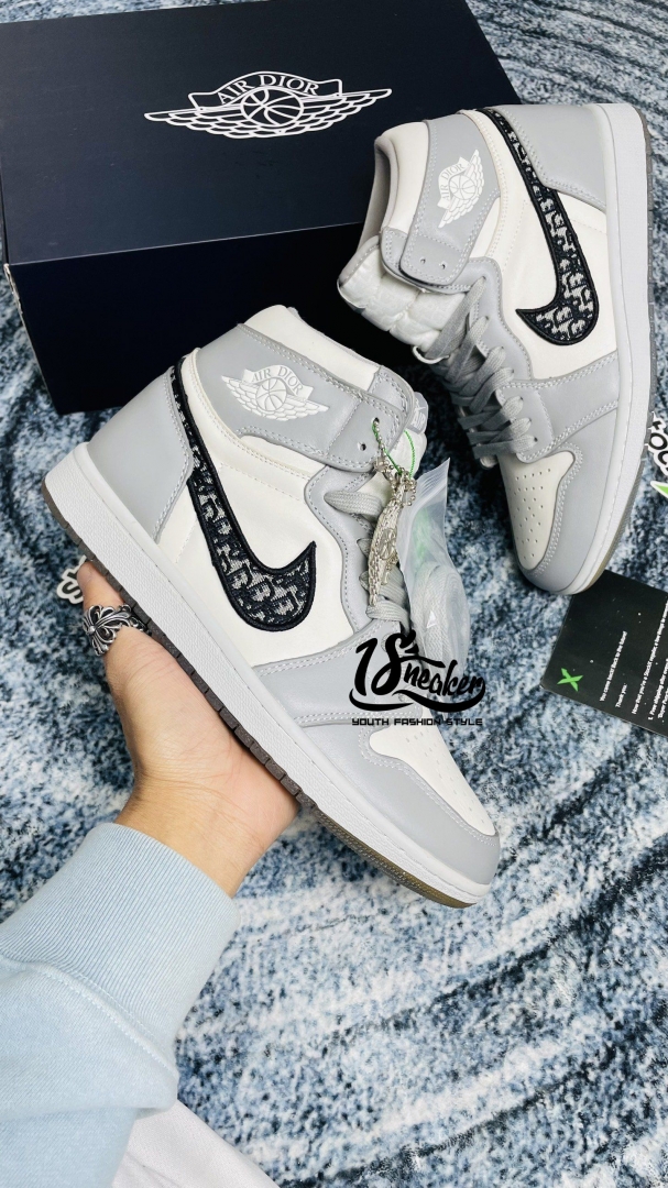 Giày dior cổ cao sẽ không làm bạn thất vọng khi sở hữu