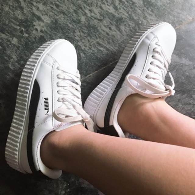 Kiểm tra chất lượng bằng đi đôi Puma viền đen