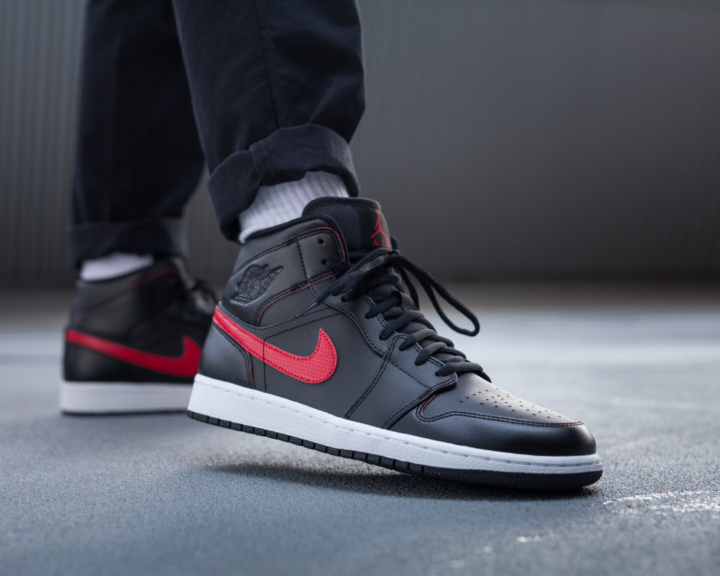 Mid-top Air Jordan 1 Mid Black Red