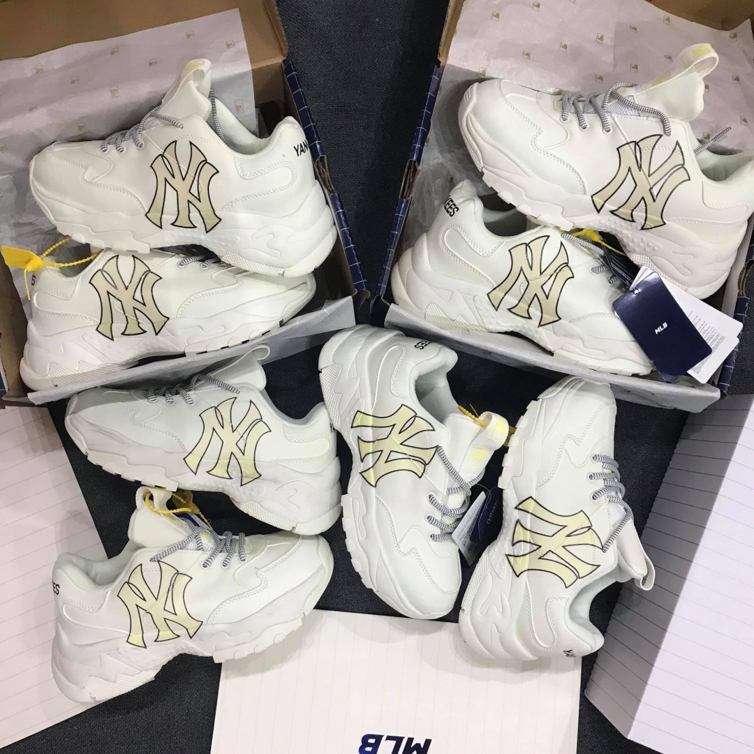 Nhìn là mê với mấy đôi mlb Ny chữ vàng đỉnh của chóp