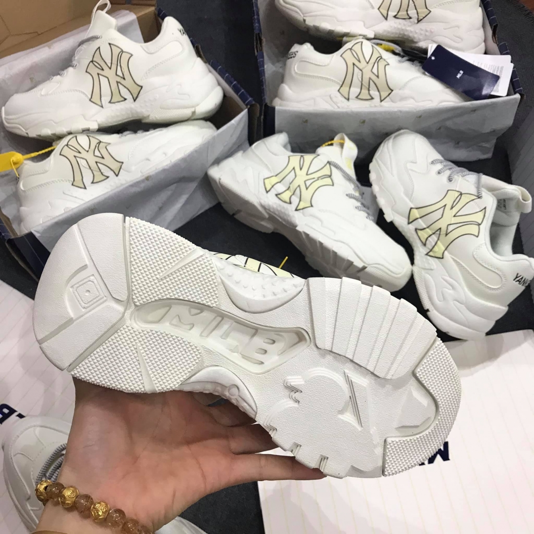 Phần đế với thiết kế chất liệu đỉnh cao đảm bảo độ bền êm và thoải mái cho khách