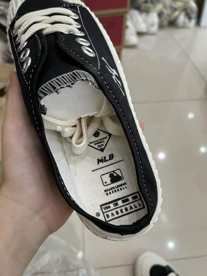 MLB-Playball-Origin-Mule-New-York-Yankees-Black