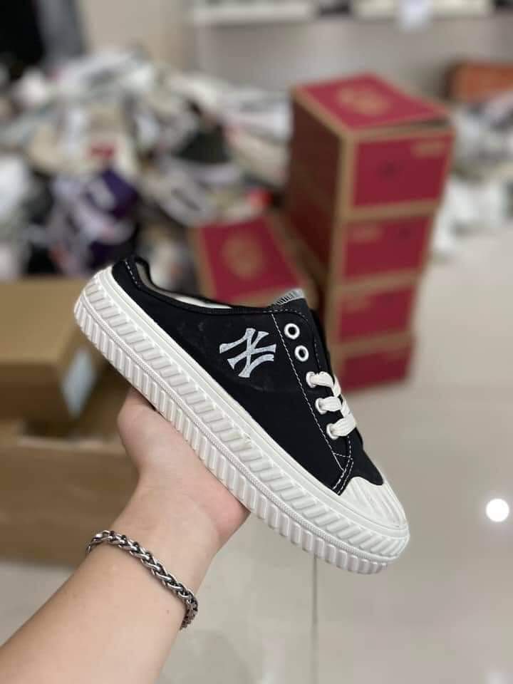 MLB-Playball-Origin-Mule-New-York-Yankees-Black